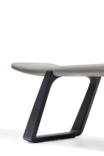 Press kit | 2436-01 - Press release | Perplex Concrete Bench - Fig40 - Industrial Design - Perplex Bench &nbsp;| &nbsp;Fig40_9 detail - Photo credit: Lisa Petrole
