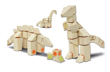 Dossier de presse | 2450-01 - Communiqué de presse | DOCKLETS - Innovative Hook and Loop Toy Bricks for Agile 3D Constructions - TPPD / Thade Precht Playful Design - Produit - DOCKLETS Dinosaurs Set - Crédit photo : Alex Tossi Fotografie, Berlin/Germany