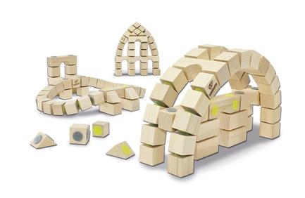 Dossier de presse | 2450-01 - Communiqué de presse | DOCKLETS - Innovative Hook and Loop Toy Bricks for Agile 3D Constructions - TPPD / Thade Precht Playful Design - Produit - DOCKLETS Architecture Set - Crédit photo : Alex Tossi Fotografie, Berlin/Germany