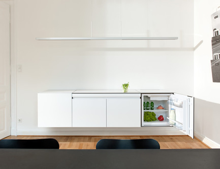 Dossier de presse | 2443-01 - Communiqué de presse | miniki slimline - miniki - Design industriel - miniki slimline modules sl1, sl3 (fridge), sl3 (cabinet)&nbsp; open - Crédit photo : Michael Jaeger
