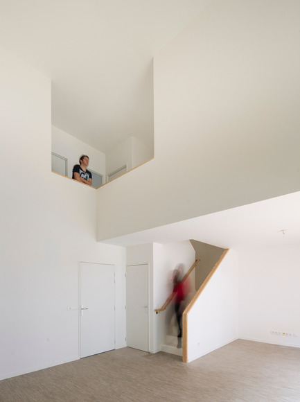 Dossier de presse | 2388-01 - Communiqué de presse | LESS - L’amplificateur urbain - AAVP ARCHITECTURE - Architecture résidentielle - Vue d'un duplex&nbsp; - Crédit photo : © Luc Boegly