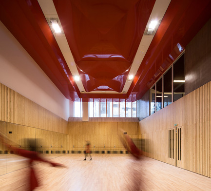 Dossier de presse | 2388-01 - Communiqué de presse | LESS - L’amplificateur urbain - AAVP ARCHITECTURE - Architecture résidentielle - Salle de danse&nbsp; - Crédit photo : © Luc Boegly