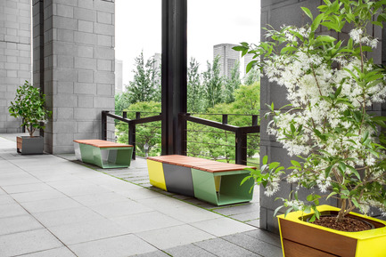 Dossier de presse | 821-03 - Communiqué de presse | Collection EXA: modulation créative de cubes «outside the box» - Equiparc / Marc BoudreauDesigner - Produit - Collection EXA - Crédit photo : Drew Hadley