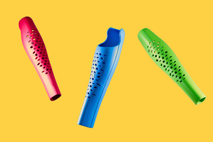 Press kit | 2467-01 - Press release | Confetti Prosthetic Leg Cover - Furf Design Studio - Product - Confetti is the world’s first mass-produced colorful and adaptable prosthetic leg cover. - Photo credit: Furf Design Studio