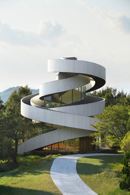 Press kit | 1071-06 - Press release | Announcing the Winners of the 5th Annual Architizer A+ Awards - Architizer - Competition -         Ribbon Chapel by Hiroshi Nakamura &amp; NAP - Jury Winner, Religious Buildings &amp; Memorials - Photo credit: Courtesy of&nbsp;Hiroshi Nakamura &amp; NAP&nbsp;