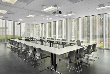 Dossier de presse | 2353-01 - Communiqué de presse | TREC - ikon.5 architects - Architecture institutionnelle - Sub-dividable Conference | Classroom space - Crédit photo : Jeffrey Totaro