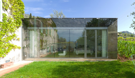 Dossier de presse | 2433-01 - Communiqué de presse | Maison SPE - ELLENA MEHL Architectes - Architecture résidentielle - façade de verre - chambre - Crédit photo : Hervé ELLENA