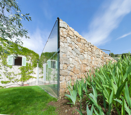 Dossier de presse | 2433-01 - Communiqué de presse | Maison SPE - ELLENA MEHL Architectes - Architecture résidentielle - angle&nbsp; - Crédit photo : Hervé ELLENA