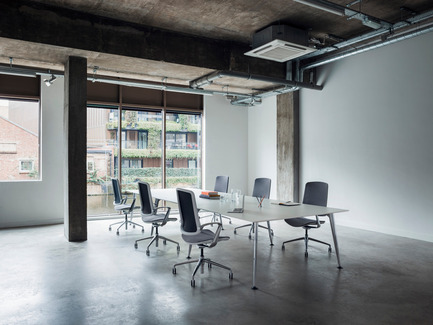 Dossier de presse | 2527-01 - Communiqué de presse | RevolutionaryTrinetic Task Chair - Boss Design - Design d’intérieur commercial - Boss Design Trinetic - Crédit photo : Boss Design&nbsp;