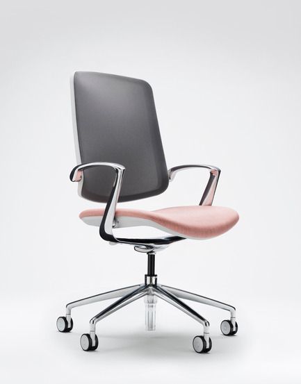 Dossier de presse | 2527-01 - Communiqué de presse | RevolutionaryTrinetic Task Chair - Boss Design - Design d’intérieur commercial - Boss Design Trinetic - Crédit photo : Boss Design&nbsp;