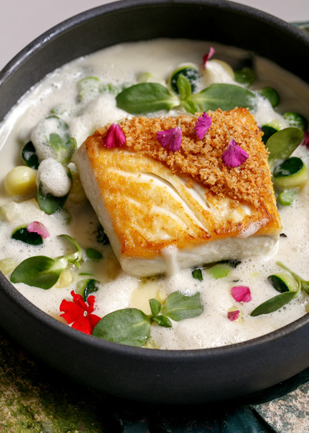 Dossier de presse | 2065-02 - Communiqué de presse | Botanist Restaurant to Open its Doors on April 24 in Vancouver, BC - Fairmont Pacific Rim - Art de vivre - Botanist - Halubut - Crédit photo : Ian Lanterman