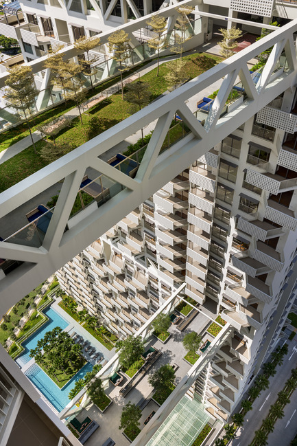 Dossier de presse | 748-31 - Communiqué de presse | Montréal célèbre le50e anniversaire d’Habitat 67 de l’architecte canadien, israélien, américain MosheSafdie au Centre de design de l’UQAM / Du 1er juin au13août2017 - Centre de design de l'UQAM - Évènement + Exposition -  SkyHabitat, pont aménagé, vue aérienne  - Crédit photo : Image par Edward Hendricks