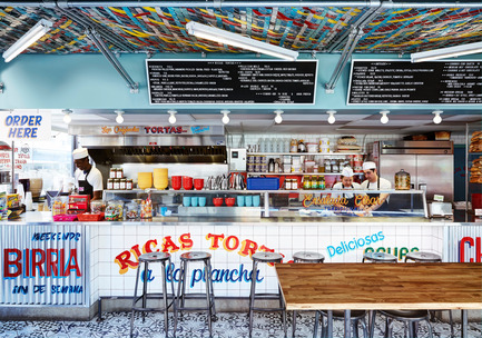 Dossier de presse | 1048-12 - Communiqué de presse | Multidisciplinary Studio +tongtong Designs Torteria San Cosme, the Mexican Sandwich Shop in the Heart of Kensington Market - +tongtong - Design industriel - Crédit photo : Naomi Finlay