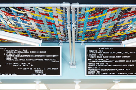 Dossier de presse | 1048-12 - Communiqué de presse | Multidisciplinary Studio +tongtong Designs Torteria San Cosme, the Mexican Sandwich Shop in the Heart of Kensington Market - +tongtong - Design industriel - Crédit photo : Naomi Finlay
