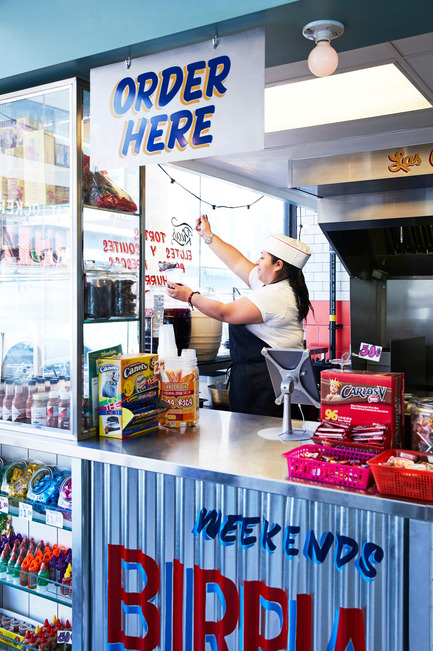 Dossier de presse | 1048-12 - Communiqué de presse | Multidisciplinary Studio +tongtong Designs Torteria San Cosme, the Mexican Sandwich Shop in the Heart of Kensington Market - +tongtong - Design industriel - Crédit photo : Naomi Finlay