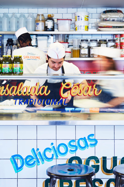 Dossier de presse | 1048-12 - Communiqué de presse | Multidisciplinary Studio +tongtong Designs Torteria San Cosme, the Mexican Sandwich Shop in the Heart of Kensington Market - +tongtong - Design industriel - Crédit photo : Naomi Finlay