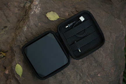 Press kit | 2583-01 - Press release | Omnicharge - Omnicharge - Multimedia Design - Omnicharge Case - Photo credit: Vuk Dragovic &amp; Goran Stankovic