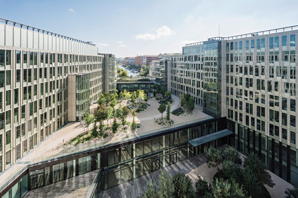 Dossier de presse | 1008-04 - Communiqué de presse | Siège social Veolia - Dietmar Feichtinger Architectes - Architecture commerciale - Vue d'en haut sur les jardins - Crédit photo : Hertha Hurnaus