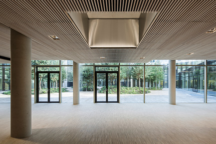 Dossier de presse | 1008-04 - Communiqué de presse | Siège social Veolia - Dietmar Feichtinger Architectes - Architecture commerciale - Espace restauration - Crédit photo : Hertha Hurnaus