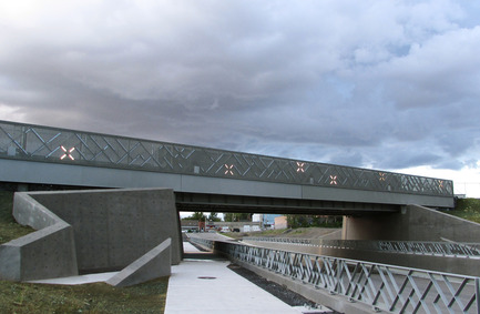 Dossier de presse | 2366-01 - Communiqué de presse | Un nouveau viaduc pour le Campus MIL de l’Université de Montréal - civiliti - Design urbain - Vue des murs de soutènement en zigzag - Crédit photo : civiliti
