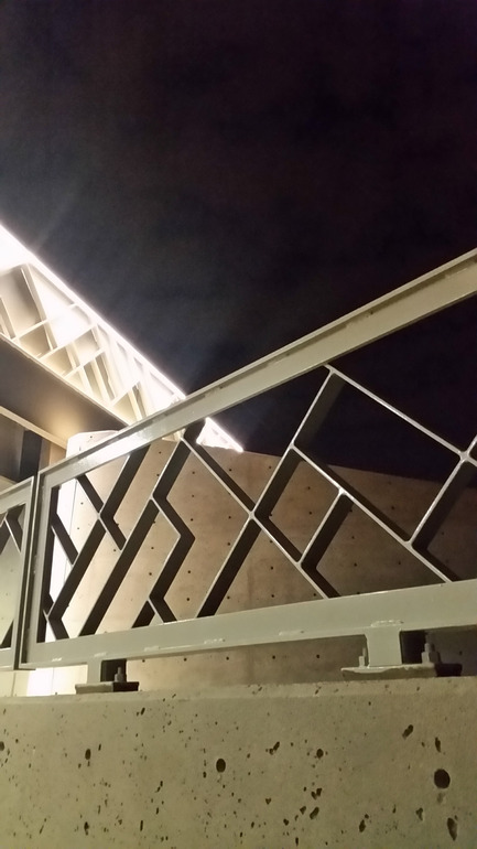 Dossier de presse | 2366-01 - Communiqué de presse | Un nouveau viaduc pour le Campus MIL de l’Université de Montréal - civiliti - Design urbain - Motif géométrique du garde-corps et du parapet - Crédit photo : civiliti