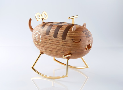 Dossier de presse | 2541-01 - Communiqué de presse | The Endangered - Trigger Design - Design industriel - The Endangered: Tiger<br>345(L) X 210(W) X 283(H) mm<br>Recycled Heveatech wood, matte. Chromed gold on aluminum<br>Scent: Zanzibar Mist by AllSense Scent Lab - Crédit photo : Cause &amp; Effect Studio