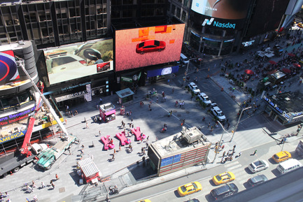 Press kit | 1305-01 - Press release | XXX Times Square with Love - J.MAYER.H und Partner, Architekten - Art - XXX Times Square with Love - Photo credit: Rob Kassabian