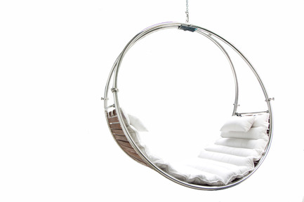 Press kit | 1083-02 - Press release | Trinity Completes Trifecta with Unveiling of Award-Winning Additions to its Hammock Line - TrinityHammocks - Product - Duality (double hanging chair) - Photo credit: Michael D'Inca