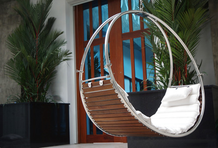 Press kit | 1083-02 - Press release | Trinity Completes Trifecta with Unveiling of Award-Winning Additions to its Hammock Line - TrinityHammocks - Product - Duality (Double hanging chair) - Photo credit: Michael D"inca