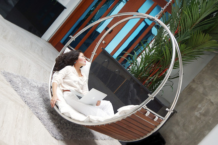 Press kit | 1083-02 - Press release | Trinity Completes Trifecta with Unveiling of Award-Winning Additions to its Hammock Line - TrinityHammocks - Product - Duality (Double hanging chair) - Photo credit: Michael D"Inca