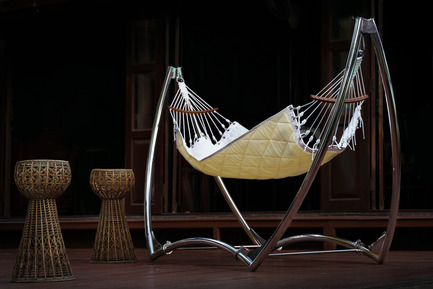 Press kit | 1083-02 - Press release | Trinity Completes Trifecta with Unveiling of Award-Winning Additions to its Hammock Line - TrinityHammocks - Product - Unity (Single hammock stand - Photo credit: Michael D"Inca