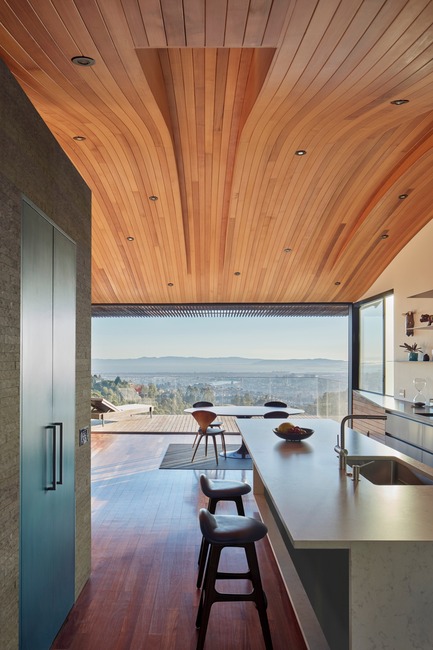 Dossier de presse | 1891-04 - Communiqué de presse | Skyline House - Terry & Terry Architecture - Architecture résidentielle - Detail of Kitchen - Crédit photo : Bruce Damonte Photography