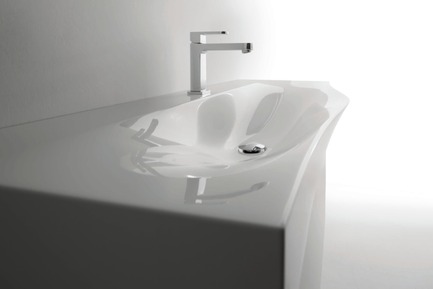 Dossier de presse | 2555-03 - Communiqué de presse | New Washbasins Collection “Today” Designed by Meneghello e Paolelli - Arbi Arredobagno - Produit - In the image, washbasin from Today collection designed by Meneghello Paolelli Associati for Arbi Arredobagno, winner of the Award “Red Dot Award 2017: Best of the Best” - Crédit photo : Arbi Arredobagno