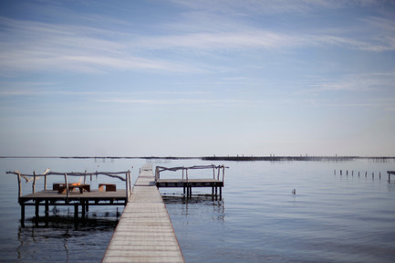 Press kit | 2608-01 - Press release | Les Choses, Publishing - Etterr Production - Product - Brazier N°2 on the Lac of Thau. - Photo credit: P. Vuilmet
