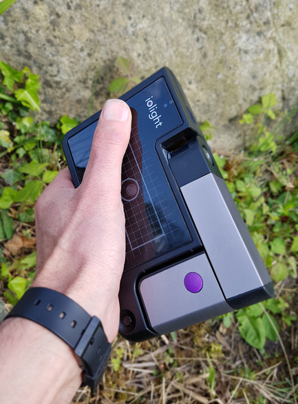 Press kit | 2417-01 - Press release | ioLight Portable High Resolution Microscope - Cambridge Industrial Design - Product - ioLight&nbsp;portable microscope - Photo credit: Cambridge Industrial Design