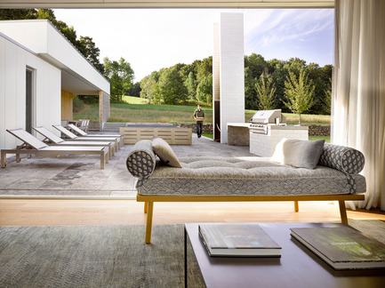Dossier de presse | 2609-01 - Communiqué de presse | Compass House by superkül Named Architizer A+ Awards Jury Winner - superkül - Architecture résidentielle - A view from the primary living space through to the courtyard. - Crédit photo : Ben Rahn / A-Frame