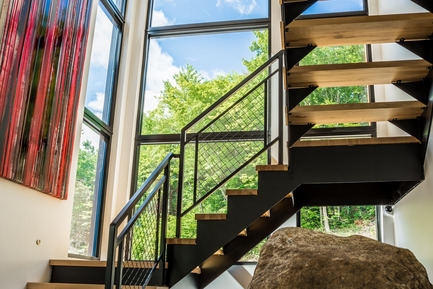 Dossier de presse | 1776-03 - Communiqué de presse | Quand l'architecture s’imprègne de la nature grâce au système de fenestration - Fabelta, Systèmes de fenestration - Architecture résidentielle - Crédit photo : Dominic Boudreau