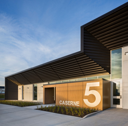 Dossier de presse | 1695-02 - Communiqué de presse | Caserne no 5 - STGM Architectes + CCM2 Architectes - Architecture institutionnelle - Crédit photo : Stéphane Groleau