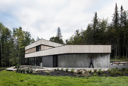 Press kit | 1317-03 - Press release | "Maison sur le Lac" - ACDF Architecture - Residential Architecture - Photo credit: Adrien Williams
