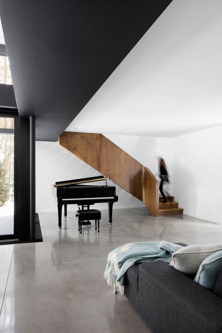 Press kit | 1317-03 - Press release | "Maison sur le Lac" - ACDF Architecture - Residential Architecture - Photo credit: Adrien Williams