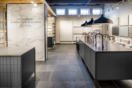 Dossier de presse | 846-22 - Communiqué de presse | La fine plomberie fait son entrée au Céragrès Carré Union - Céragrès - Design d’intérieur commercial - La galerie cuisine - &nbsp;atelier-boutique Céragrès Carré Union - Crédit photo : Loic Romer