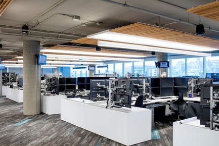 Press kit | 1152-09 - Press release | New Offices for Vigilant Global:  Refined and Modern - LumiGroup - Lighting Design - Open offices. Linear general lighting a.light - Photo credit: Alexi Hobbs