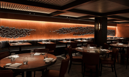 Press kit | 1082-03 - Press release | Ceramic artist Pascale Girardin presents her installations for Nobu Downtown restaurant - Pascale Girardin - Art - Nobu Downtown, NY, New York<br>Brush Stroke Mural by Pascale Girardin<br>Interior design: Rockwell Group - Photo credit: Stephany Hildebrand