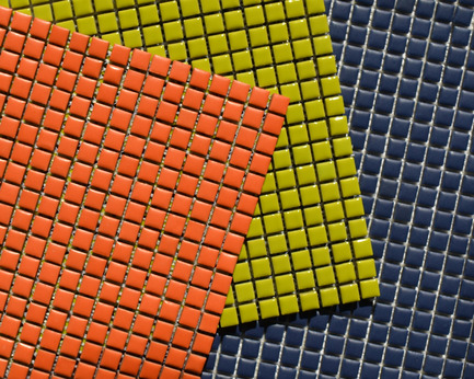 Dossier de presse | 846-07 - Communiqué de presse | Céragrès affiche ses couleurs ! - Céragrès - Produit - Série MANO - Navy Mat, Orange mat, Lime glassRavivez votre mur avec cette mosaïque artisanale et ses 12 choix de couleurs. Disponible en format 0,5’’ x 0,5’’, fini matt ou gloss.MANO Series - Navy Mat, Orange mat, Lime glassInvigorate your wall with this handcrafted mosaics in a choice of 12 colours. Available in a 0.5’’ x 0.5’’ size, matte or glossy finish. - Crédit photo : Céragrès