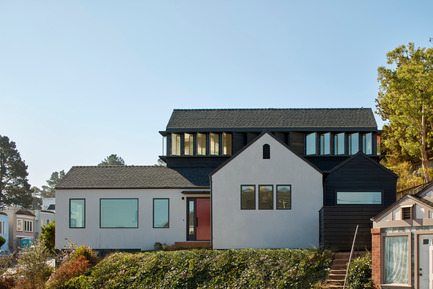 Dossier de presse | 2601-01 - Communiqué de presse | A-to-Z House - SAW // Spiegel Aihara Workshop - Architecture résidentielle - Exterior Facade/ Nested Volumes / Sawtooth Window - Crédit photo : Bruce Damonte