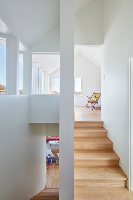 Dossier de presse | 2601-01 - Communiqué de presse | A-to-Z House - SAW // Spiegel Aihara Workshop - Architecture résidentielle - Split Level Interior / Sawtooth Window / View Corridors - Crédit photo : Bruce Damonte