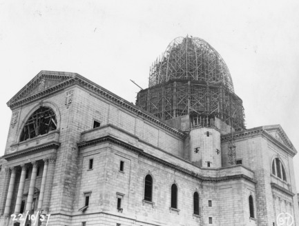 Dossier de presse | 1023-04 - Communiqué de presse | La grande exposition «De Ville-Marie à Demain » - Gestion Villes du Futur - Évènement + Exposition - Oratoire St-Joseph 1937 Construction du dôme - Crédit photo : Oratoire St-Joseph