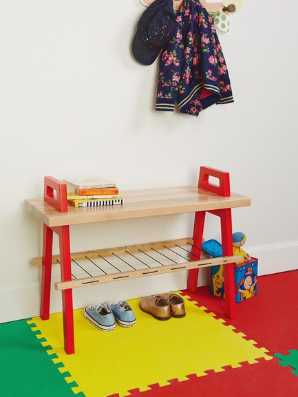 Dossier de presse | 2391-01 - Communiqué de presse | Us & Coutumes réinvente le meuble personnalisable pour petits espaces - Us & Coutumes - Design industriel - Le simplicité de son design fait du banc B3 un meuble polyvalent qui trouve facilement sa place dans tout type d'espace. - Crédit photo : Jean-Sébastien Dénommé
