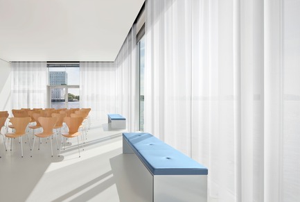 Press kit | 2672-01 - Press release | Colourful Acoustics - Vescom - Product - Vescom - curtain - design Carmen - Photo credit: Vescom