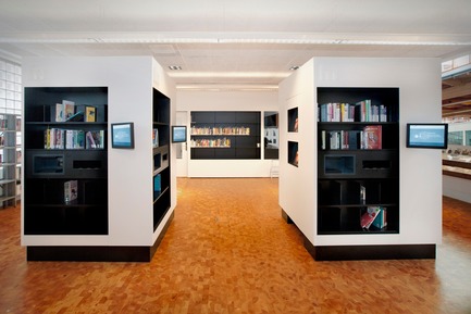 Press kit | 2457-01 - Press release | Nedap Transforms Libraries with Intelligent Shelves - Nedap Library Solutions - Industrial Design - Nedap Intelligent Shelves at Amstelveen Library (1) - Photo credit: Nedap Library Solutions